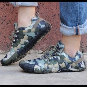 Barefoot Shoes Men Minimalist Running Cross Training Shoe - size 11